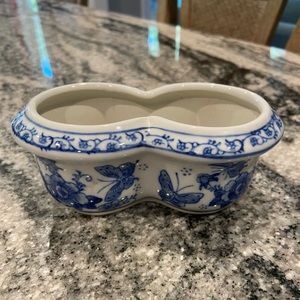 Vintage blue willow pattern butterfly grand millennial trinket dish